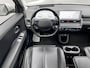 Hyundai Ioniq 5 Lounge 73kWh Automaat / 1.600 kg trekgewicht / 8 jaar Batterijgarantie / Accu SoH 97,4 % / CCS snelladen / Warmtepomp / HUD / Camera 360° / Leder / Panorama dak / Elektrische stoelen & klep / Navigatie / Stuur-, stoel- & achterbankverwarming / 20" LM wielen /