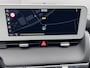 Hyundai Ioniq 5 Lounge 73kWh Automaat / 1.600 kg trekgewicht / 8 jaar Batterijgarantie / Accu SoH 97,4 % / CCS snelladen / Warmtepomp / HUD / Camera 360° / Leder / Panorama dak / Elektrische stoelen & klep / Navigatie / Stuur-, stoel- & achterbankverwarming / 20" LM wielen /