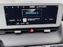 Hyundai Ioniq 5 Lounge 73kWh Automaat / 1.600 kg trekgewicht / 8 jaar Batterijgarantie / Accu SoH 97,4 % / CCS snelladen / Warmtepomp / HUD / Camera 360° / Leder / Panorama dak / Elektrische stoelen & klep / Navigatie / Stuur-, stoel- & achterbankverwarming / 20" LM wielen /