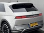 Hyundai Ioniq 5 Lounge 73kWh Automaat / 1.600 kg trekgewicht / 8 jaar Batterijgarantie / Accu SoH 97,4 % / CCS snelladen / Warmtepomp / HUD / Camera 360° / Leder / Panorama dak / Elektrische stoelen & klep / Navigatie / Stuur-, stoel- & achterbankverwarming / 20" LM wielen /