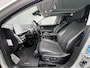 Hyundai Ioniq 5 Lounge 73kWh Automaat / 1.600 kg trekgewicht / 8 jaar Batterijgarantie / Accu SoH 97,4 % / CCS snelladen / Warmtepomp / HUD / Camera 360° / Leder / Panorama dak / Elektrische stoelen & klep / Navigatie / Stuur-, stoel- & achterbankverwarming / 20" LM wielen /