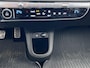 Hyundai Ioniq 5 Lounge 73kWh Automaat / 1.600 kg trekgewicht / 8 jaar Batterijgarantie / Accu SoH 97,4 % / CCS snelladen / Warmtepomp / HUD / Camera 360° / Leder / Panorama dak / Elektrische stoelen & klep / Navigatie / Stuur-, stoel- & achterbankverwarming / 20" LM wielen /