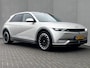 Hyundai Ioniq 5 Lounge 73kWh Automaat / 1.600 kg trekgewicht / 8 jaar Batterijgarantie / Accu SoH 97,4 % / CCS snelladen / Warmtepomp / HUD / Camera 360° / Leder / Panorama dak / Elektrische stoelen & klep / Navigatie / Stuur-, stoel- & achterbankverwarming / 20" LM wielen /