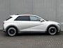 Hyundai Ioniq 5 Lounge 73kWh Automaat / 1.600 kg trekgewicht / 8 jaar Batterijgarantie / Accu SoH 97,4 % / CCS snelladen / Warmtepomp / HUD / Camera 360° / Leder / Panorama dak / Elektrische stoelen & klep / Navigatie / Stuur-, stoel- & achterbankverwarming / 20" LM wielen /
