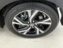 Toyota Yaris 1.5 Hybrid 115 Dynamic Comfort Pack | BTW Voertuig | Dodehoek detectie | Stoel+stuurverwarming | Parkeersensoren voor+achter | Draadloze telefoonlader | Cruise Control Adaptive | Achteruitrijcamera |
