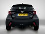 Toyota Yaris 1.5 Hybrid 115 Dynamic Comfort Pack | BTW Voertuig | Dodehoek detectie | Stoel+stuurverwarming | Parkeersensoren voor+achter | Draadloze telefoonlader | Cruise Control Adaptive | Achteruitrijcamera |