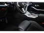 BMW 3-Serie 318i | M SPORT / TRAVEL- PACK | KANTELDAK | STOELVERWARMING | DAB | APPLE | 19"