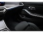 BMW 3-Serie 318i | M SPORT / TRAVEL- PACK | KANTELDAK | STOELVERWARMING | DAB | APPLE | 19"
