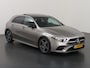 Mercedes-Benz A-klasse 180 Business Solution AMG | Night | Panoramadak | Widescreen | Stoelverwarming | Sfeerverlichting |