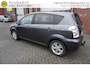 Toyota Verso 1.8 VVT-I LUNA 5 PERSOONS ORIGINEEL NEDERLANDS DEALER ONDERHOUDEN TREKHAAK ECC AIRCO CRUISECONTROL PARKEERSENSOREN 16INCH LMV 4X ELECTR.RAMEN-SPIEGELS