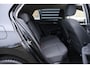 Volkswagen Golf 1.5 eHybrid 204pk DSG Life Edition | SoH 100% | Panoramadak | Trekhaak | Stoel/Stuurverwarming