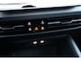 Volkswagen Golf 1.5 eHybrid 204pk DSG Life Edition | SoH 100% | Panoramadak | Trekhaak | Stoel/Stuurverwarming