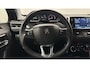 Peugeot 208 1.2 PureTech Signature TREKHAAK NAVI CARPLAY.