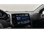 Peugeot 208 1.2 PureTech Signature TREKHAAK NAVI CARPLAY.