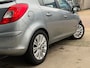 Opel Corsa 1.4-16V Cosmo/5drs/nap/3e EIG/ dealeronderhouden/1jaar apk//pdc/airco/zeer nette auto.