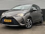 Toyota Yaris 1.5 VVT-i Active Zeer nette NL-auto, boekjes compleet, lage KM stand! Achteruitrij camera, cruise control, start/stop systeem, centrale deurvergrendeling