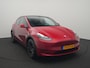 Tesla Model Y Long Range AWD 75 kWh - RIJKLAARPRIJS - All Seasonbanden - Rondomzicht Camera - Panoramadak - Stuur- en Stoelverwarming!