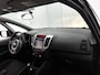 Kia Venga 1.6 CVVT ExecutiveLine | BLUETOOTH | CRUISE CONTROL | CLIMATE CONTROL | ACHTERUITRIJCAMERA | TREKHAAK | NAVIGATIE | STOELVERWARMING |