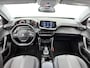 Peugeot 2008 1.2 Allure Pack 130pk Automaat | Apple Carplay/Android Auto | Stoelverwarming | Cruise Control | Achteruitrijcamera | LED | 17" LMV |