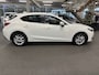 Mazda 3 2.0 Skylease NL-Auto met Navigatie, Climat Control, Cruise Control en LM-velgen