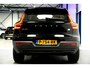 Volvo XC40 Recharge Twin Plus AWD 300kW/408pk Aut. R-Design SOH 92% ADAPT.CRUISE + EL.TREKHAAK + CAMERA + BLIS + PILOT ASSIST + GOOGLE DASHBOARD + LANE ASSIST + SPORTSTOELEN + STOEL-&STUURVERWARMING + PARKSENSOREN V&A + 19" LM-VELGEN!!