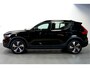 Volvo XC40 Recharge Twin Plus AWD 300kW/408pk Aut. R-Design SOH 92% ADAPT.CRUISE + EL.TREKHAAK + CAMERA + BLIS + PILOT ASSIST + GOOGLE DASHBOARD + LANE ASSIST + SPORTSTOELEN + STOEL-&STUURVERWARMING + PARKSENSOREN V&A + 19" LM-VELGEN!!