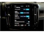 Volvo XC40 Recharge Twin Plus AWD 300kW/408pk Aut. R-Design SOH 92% ADAPT.CRUISE + EL.TREKHAAK + CAMERA + BLIS + PILOT ASSIST + GOOGLE DASHBOARD + LANE ASSIST + SPORTSTOELEN + STOEL-&STUURVERWARMING + PARKSENSOREN V&A + 19" LM-VELGEN!!