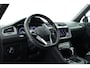 Volkswagen Tiguan 1.5 TSI R-Line | Adapt. Cruise | Trekhaak | CarPlay | Navi | IQ. Light | All Season | Stoelverw. | Keyless