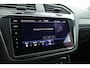 Volkswagen Tiguan 1.5 TSI R-Line | Adapt. Cruise | Trekhaak | CarPlay | Navi | IQ. Light | All Season | Stoelverw. | Keyless