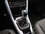 Volkswagen T-Roc 1.0 TSI Edition 115PK Navi, Adaptieve Cruise Controle, Side Assist, PDC voor en achter, Stoelverwarming, 17" LM Velgen
