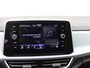Volkswagen T-Roc 1.0 TSI Edition 115PK Navi, Adaptieve Cruise Controle, Side Assist, PDC voor en achter, Stoelverwarming, 17" LM Velgen
