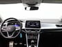 Volkswagen T-Roc 1.0 TSI Edition 115PK Navi, Adaptieve Cruise Controle, Side Assist, PDC voor en achter, Stoelverwarming, 17" LM Velgen