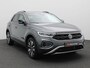 Volkswagen T-Roc 1.0 TSI Edition 115PK Navi, Adaptieve Cruise Controle, Side Assist, PDC voor en achter, Stoelverwarming, 17" LM Velgen