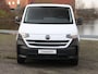 Volkswagen e-Transporter Bestelwagen L2 elektromotor 100 kW (136 pk) | Dubbele schuifdeur | Airco | Cruise control | PDC + Camera | Navigatie via App Connect | Achterdeuren | Trekhaak |