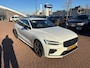 Volvo V60 2.0 T6 Twin Engine AWD R-Design | Adaptieve Cruise Control | BLIS Dodehoek Detectie | Harman Kardon Audio | Styling Kit | Keyless | Parkeercamera | Schakelpaddels |