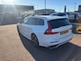 Volvo V60 2.0 T6 Twin Engine AWD R-Design | Adaptieve Cruise Control | BLIS Dodehoek Detectie | Harman Kardon Audio | Styling Kit | Keyless | Parkeercamera | Schakelpaddels |