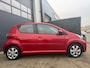 Toyota Aygo 1.0-12V Aspiration Red/Airco/Leder/AUX/Goed-onderhouden/Lmv