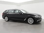 BMW 5-Serie Touring 520i HE LUXURY + PANORAMA | HEAD-UP | LIVE COCKPIT | 1e EIGENAAR | SFEERVERLICHTING | LEDER