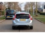 Volvo V60 2.4 D6 AWD Plug-In Hybrid R-Design | NAVI | CLIMA | CRUISE | TREKHAAK | LEDER | ZEER MOOIE DEALER ONDERHOUDEN AUTO |