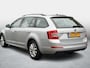 Skoda Octavia Combi 1.2 TSI Greentech Ambition Businessline Recent onderhoudsbeurt uitgevoerd / Audio pakket / Cruise control / ABS / Clima / Cruise /NL AUTO / PDC