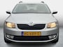 Skoda Octavia Combi 1.2 TSI Greentech Ambition Businessline Recent onderhoudsbeurt uitgevoerd / Audio pakket / Cruise control / ABS / Clima / Cruise /NL AUTO / PDC