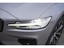 Volvo V60 2.0 T6 Plug-in hybrid AWD Plus Dark Harman/Kardon | Parkeercamera Achter | Adaptieve Cruise Control + Pilot Assist | LED-Koplampen