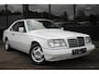 Mercedes-Benz 500-Serie 200-serie 200-500 (W124) 220 CE Automaat, ORIGINEEL!