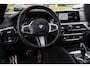 BMW 5-Serie Touring G31 M550d xDrive M-Sport|High Executive|2e Eig|Individual Edition|Trekhaak|4W sturing|Panoramadak|Head Up|Dealer Onderhouden