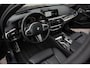 BMW 5-Serie Touring G31 M550d xDrive M-Sport|High Executive|2e Eig|Individual Edition|Trekhaak|4W sturing|Panoramadak|Head Up|Dealer Onderhouden