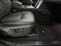 Land Rover Discovery Sport P300e 1.5 R-Dynamic HSE | Pano | Memory | 360° CAM | Virtual | Adap. Cruise | Trekh. | Carplay | Leder