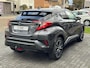 Toyota C-HR 1.8 Hybrid First Edition | Eerste eigenaar, Trekhaak, JBL, Stoelverwarming, 18 inch, Keyless, Chroom pakket, Nieuw geleverd!
