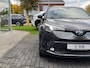 Toyota C-HR 1.8 Hybrid First Edition | Eerste eigenaar, Trekhaak, JBL, Stoelverwarming, 18 inch, Keyless, Chroom pakket, Nieuw geleverd!