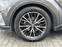 Toyota C-HR 1.8 Hybrid First Edition | Eerste eigenaar, Trekhaak, JBL, Stoelverwarming, 18 inch, Keyless, Chroom pakket, Nieuw geleverd!
