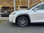 Lexus UX 250h Business Line Plus | Stoel + Stuurverwarming, Apple CarPlay/Android Auto, 17 inch, Keyless, Parkeercamera, Adaptive cruise control